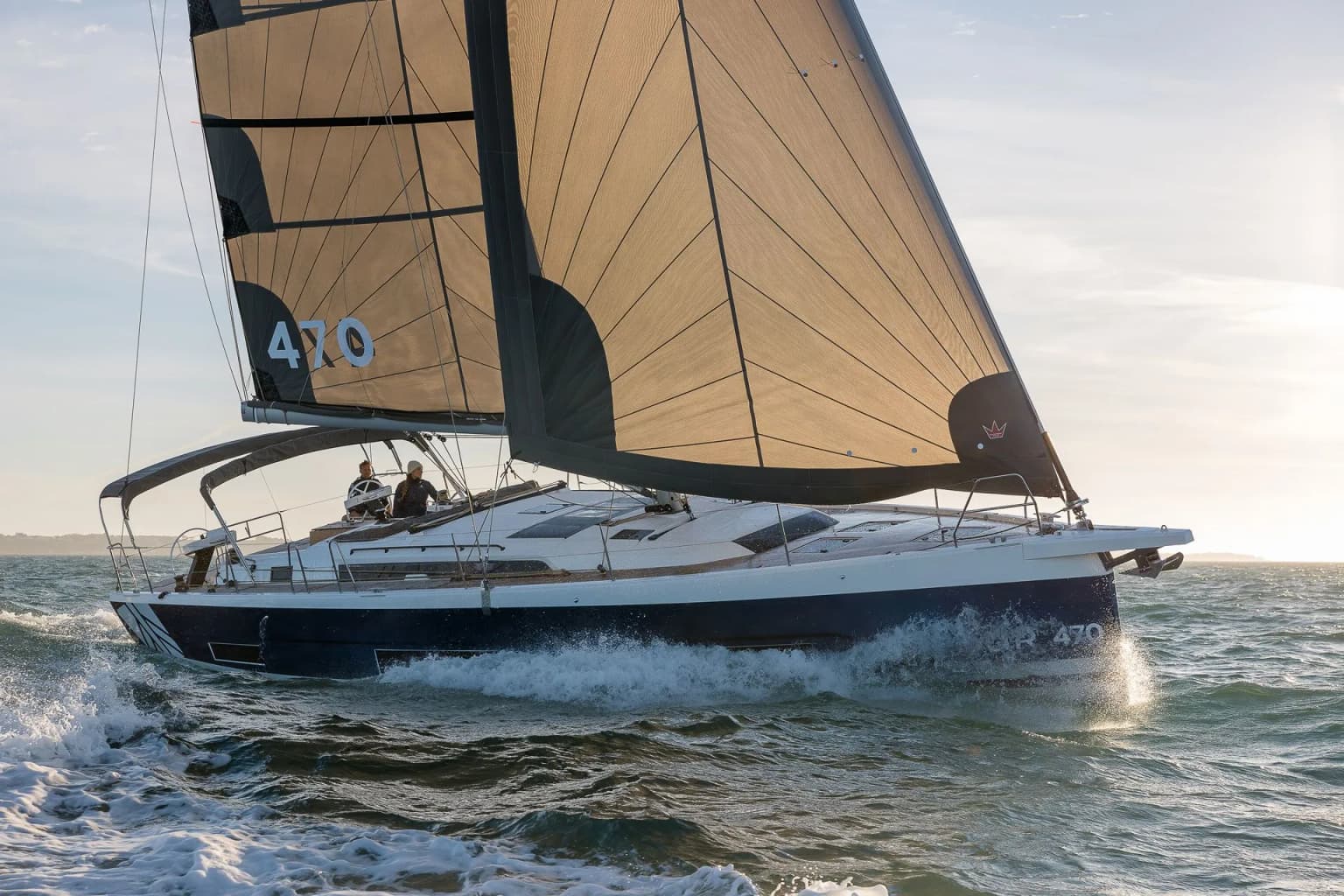 Pontika 470: Spacious Comfort & Sleek Sailing - Fotoğraf 4