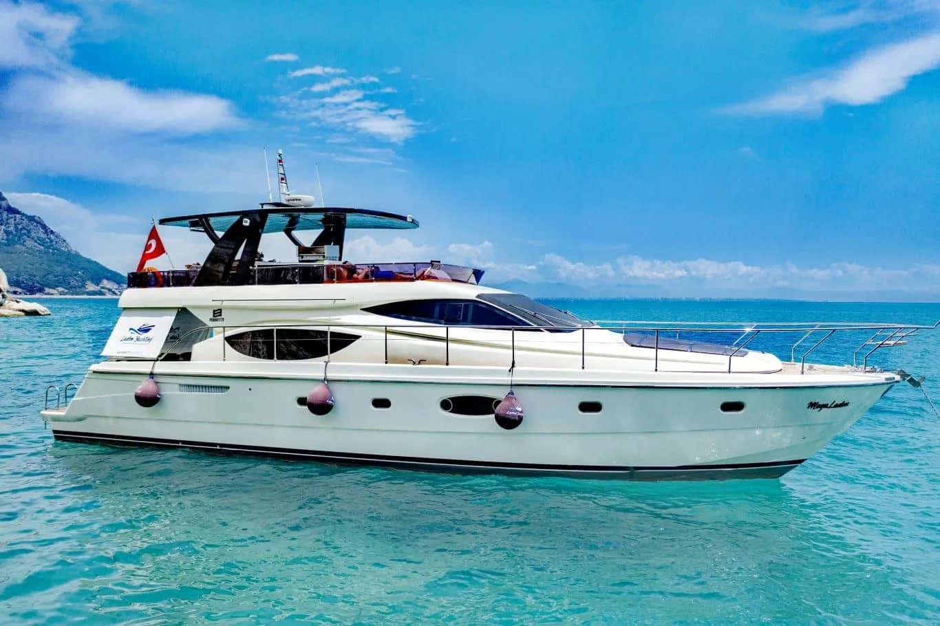 Ferretti 550