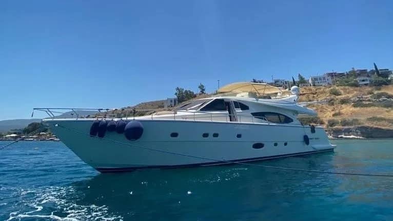 Ferretti 780