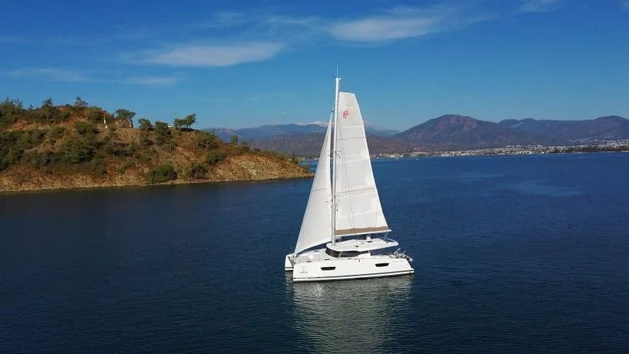 Reina Astrea 42: Комфорт и стиль на катамаране - Fotoğraf 4