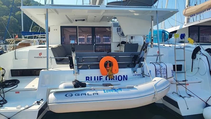 Blue Orion: Spacious 5-Cabin Catamaran Escape - Fotoğraf 3