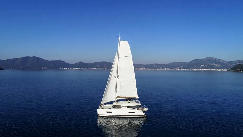 Fountaine Pajot Lucia 40