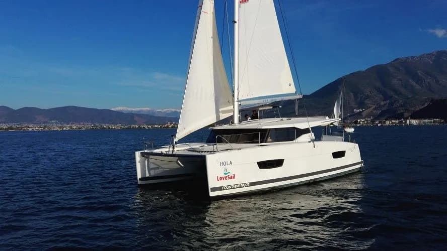 Hola Lucia 40: Spacious Catamaran Comfort - Fotoğraf 3