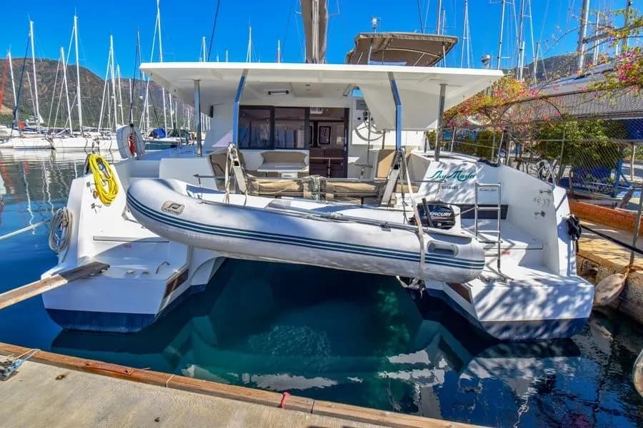 Fountaine Pajot Lucia 40