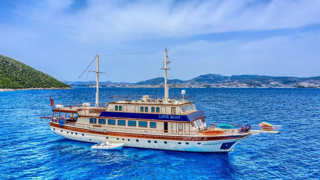 Love Boat: Spacious Gulet with Flybridge & Paddle Fun - Fotoğraf 5
