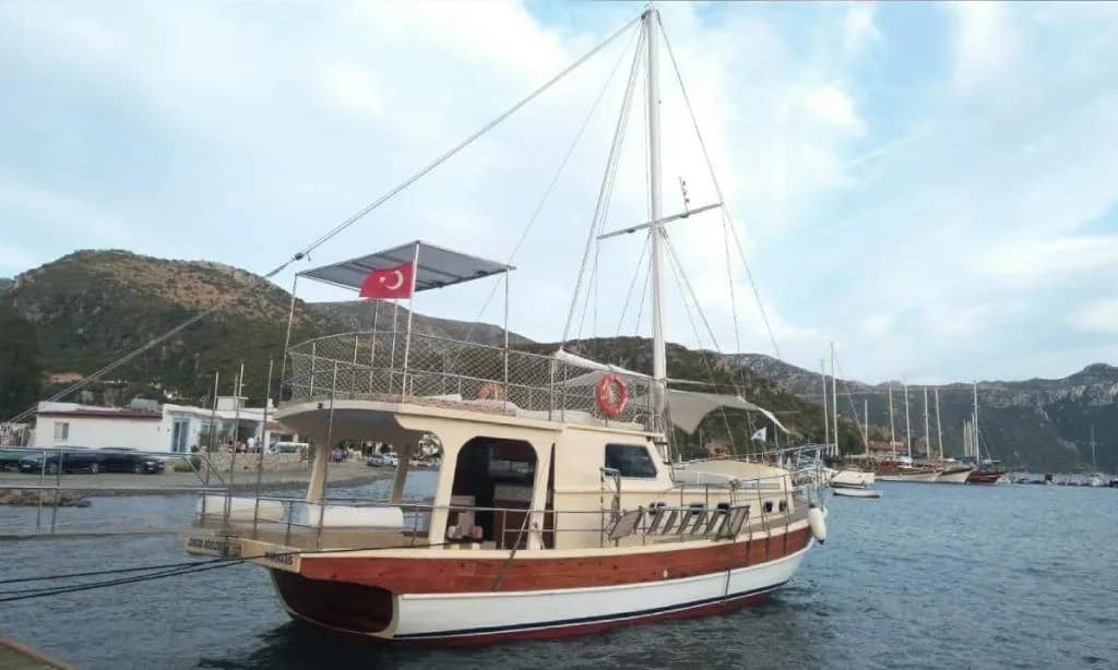 Junior Oguzcan: Luxus-Gulet mit Flybridge & Klima