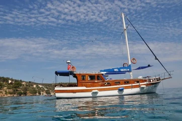 Gel Gezelim - 3 Kabinli Konforlu Gulet - Fotoğraf 4