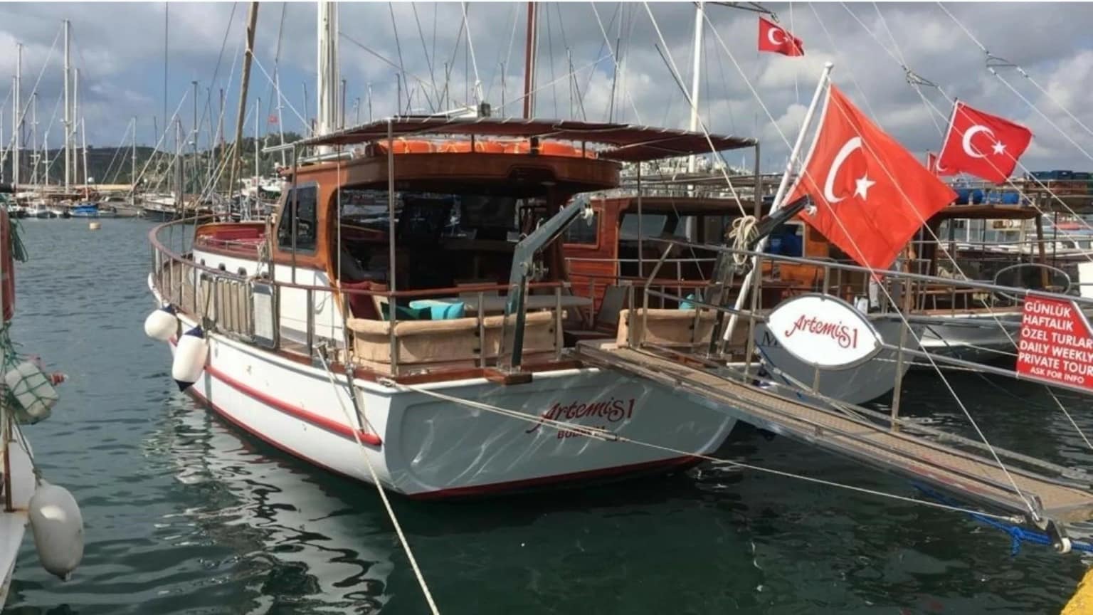 Bodrum 16m Kiralık Tekne