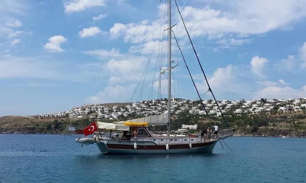 Charter a 16m 2 Cabin Gulet in Bodrum