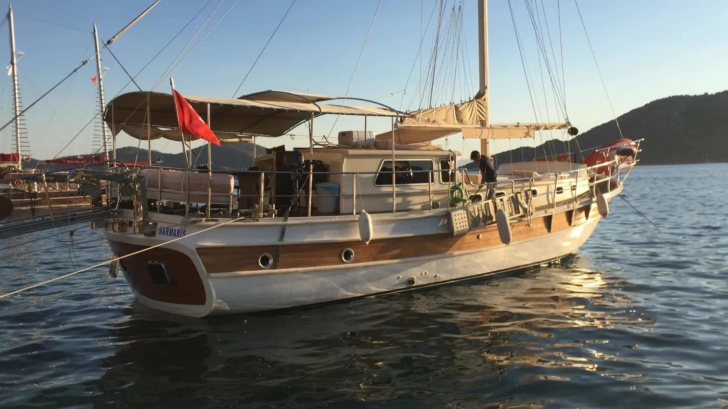 Prenses Belcim: Luxus-Gulet mit 3 Kabinen & Crew