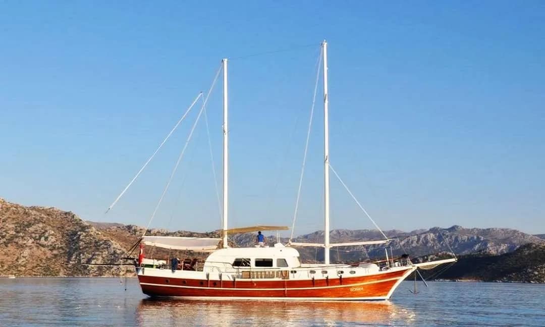 Explore Marmaris on a 21m Rental Boat