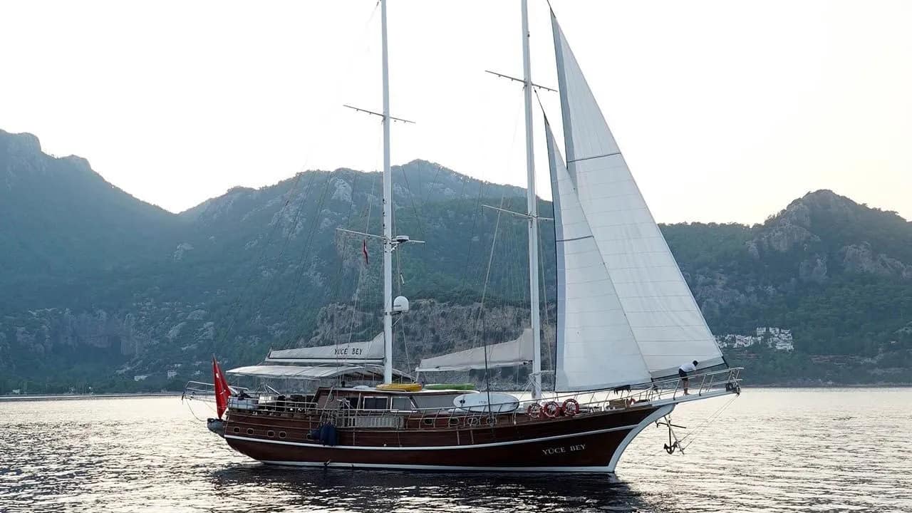 Yuce Bey: Luxus-Gulet mit 5 Kabinen & Wassersport
