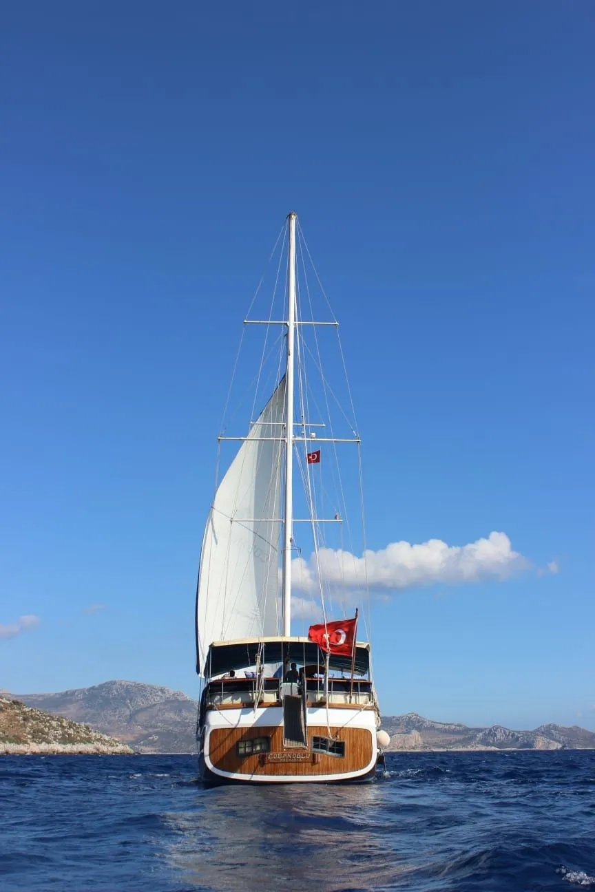Cobanoglu 1: Spacious Gulet with 8 Cabins & A/C - Fotoğraf 4