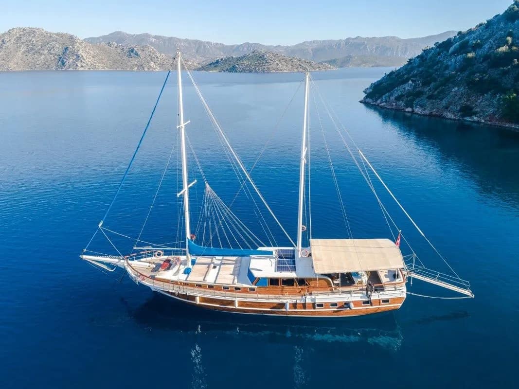 Rent a 27m Gulet in Marmaris