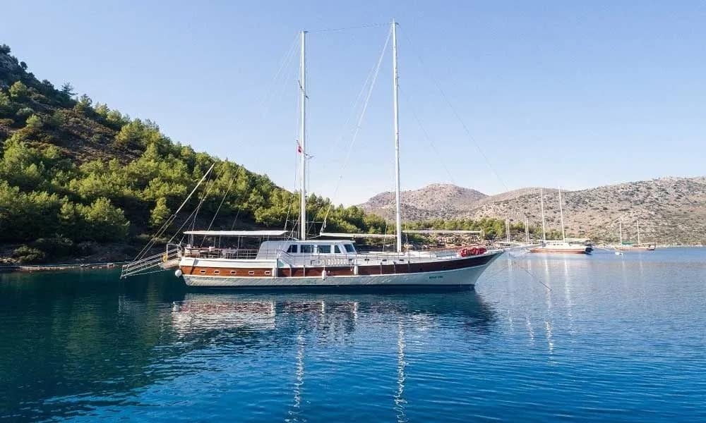Rent a 29m 6 Cabin Gulet in Marmaris