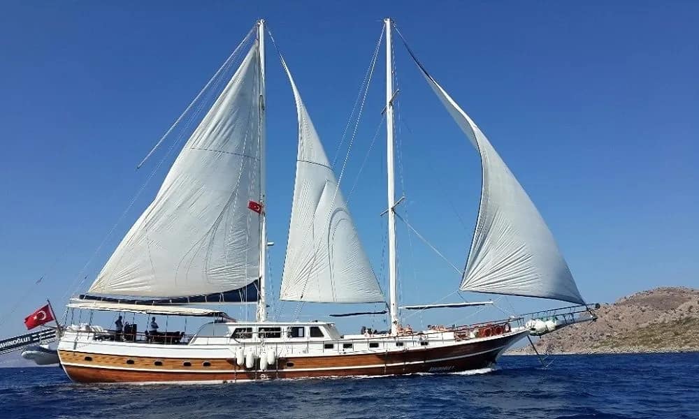 Explore Marmaris on a 29m Rental Gulet