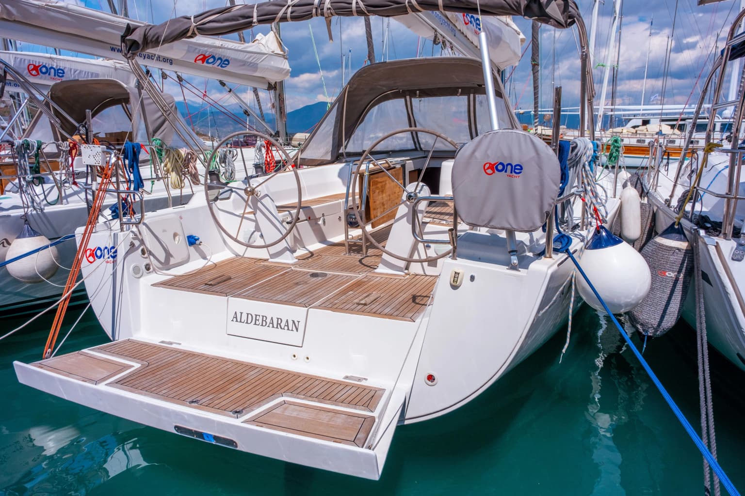 Aldebaran: Modern Comfort & Sleek Sailing - Fotoğraf 4