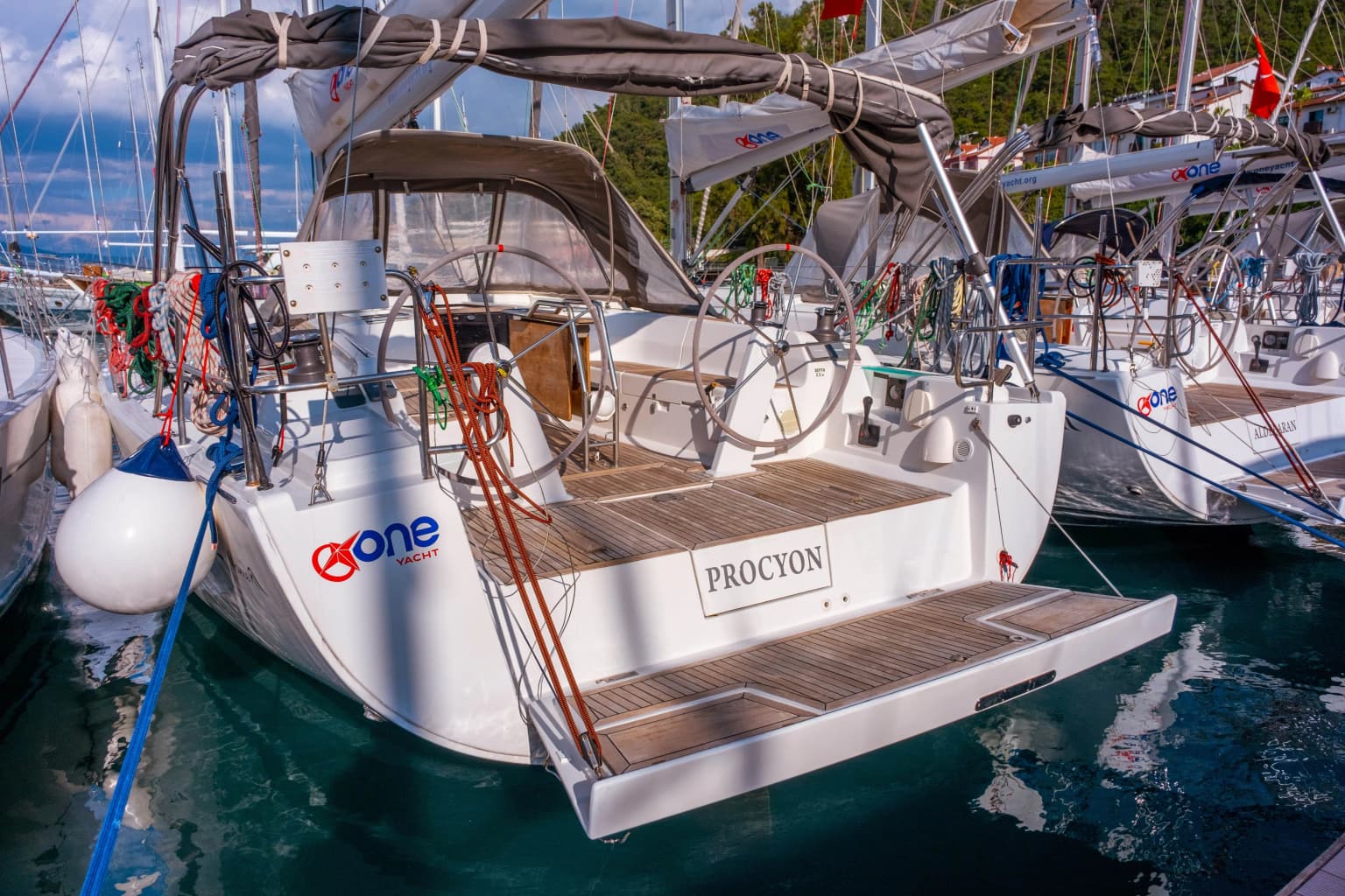 Procyon 445: Modern Comfort & Sleek Sailing - Fotoğraf 3