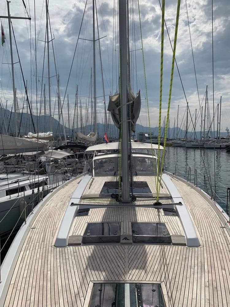 Bolshoy 575: Spacious Comfort & Modern Sailing - Fotoğraf 5