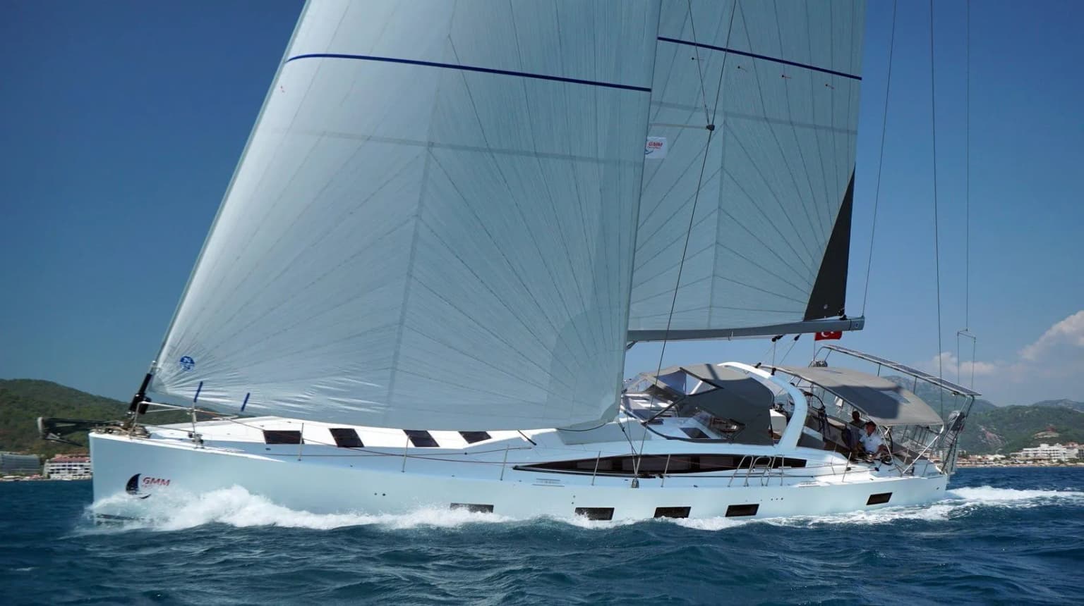 Freedom 64: Spacious Comfort & Modern Sailing - Fotoğraf 1