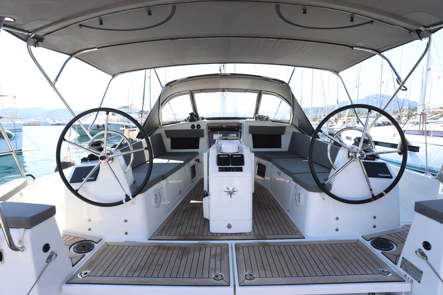 Sirius 2: Stylish Comfort & Sailing Fun - Fotoğraf 3