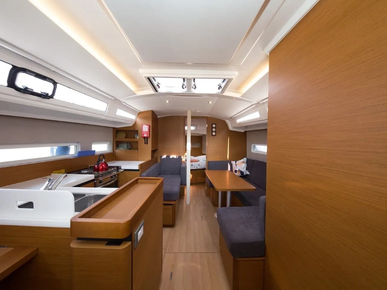 Suncity 3: Stylish 3-Cabin Sailing Escape - Fotoğraf 5