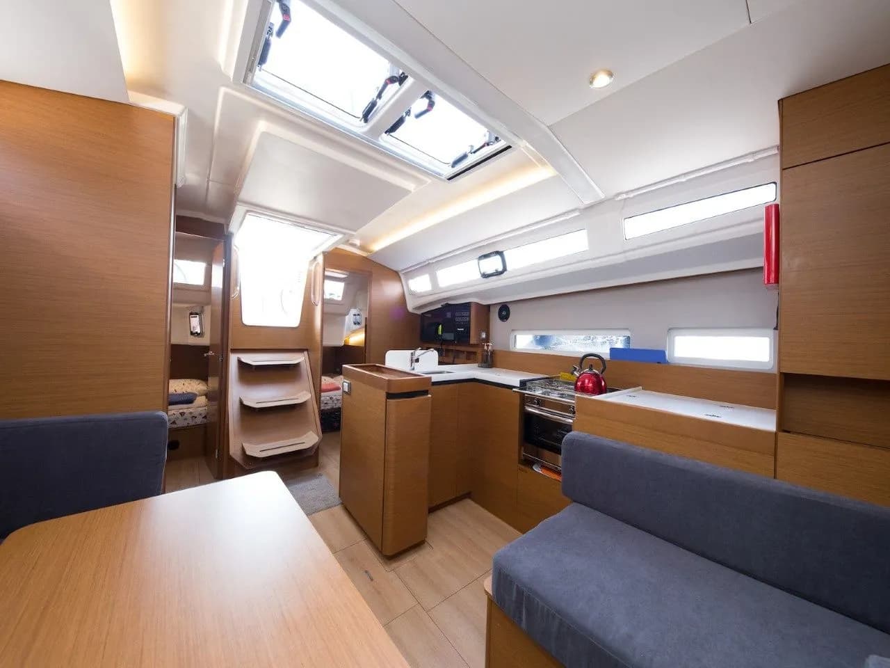 Suncity 3: Stylish 3-Cabin Sailing Escape - Fotoğraf 4