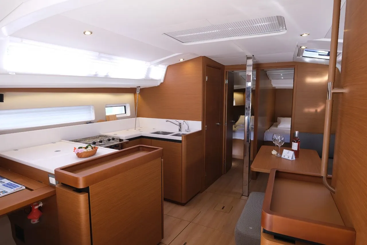 Roma Jeanneau 440: Комфорт и стиль под парусами - Fotoğraf 5