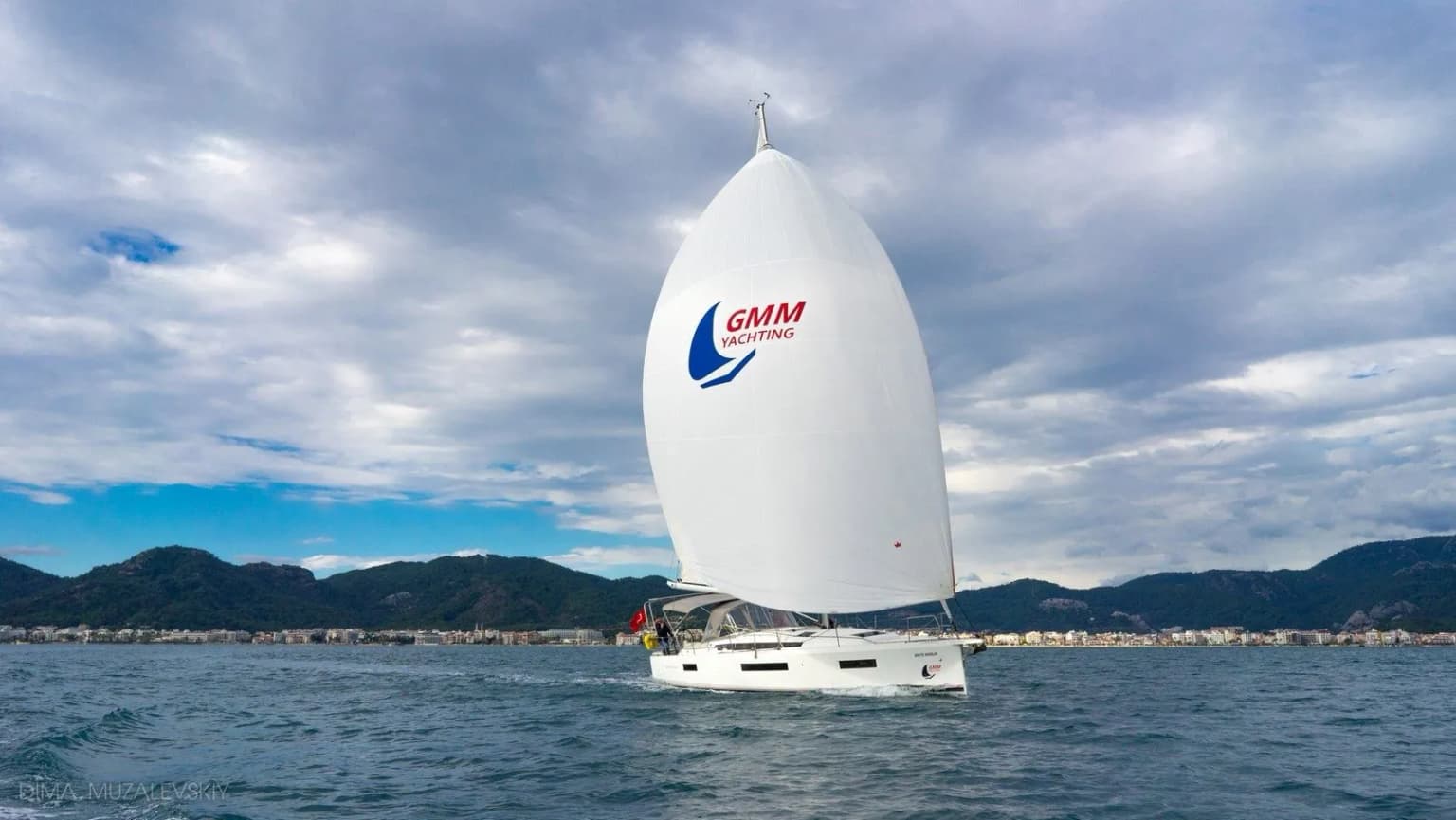 White Marlin: Stylish Comfort & Sailing Fun - Fotoğraf 5