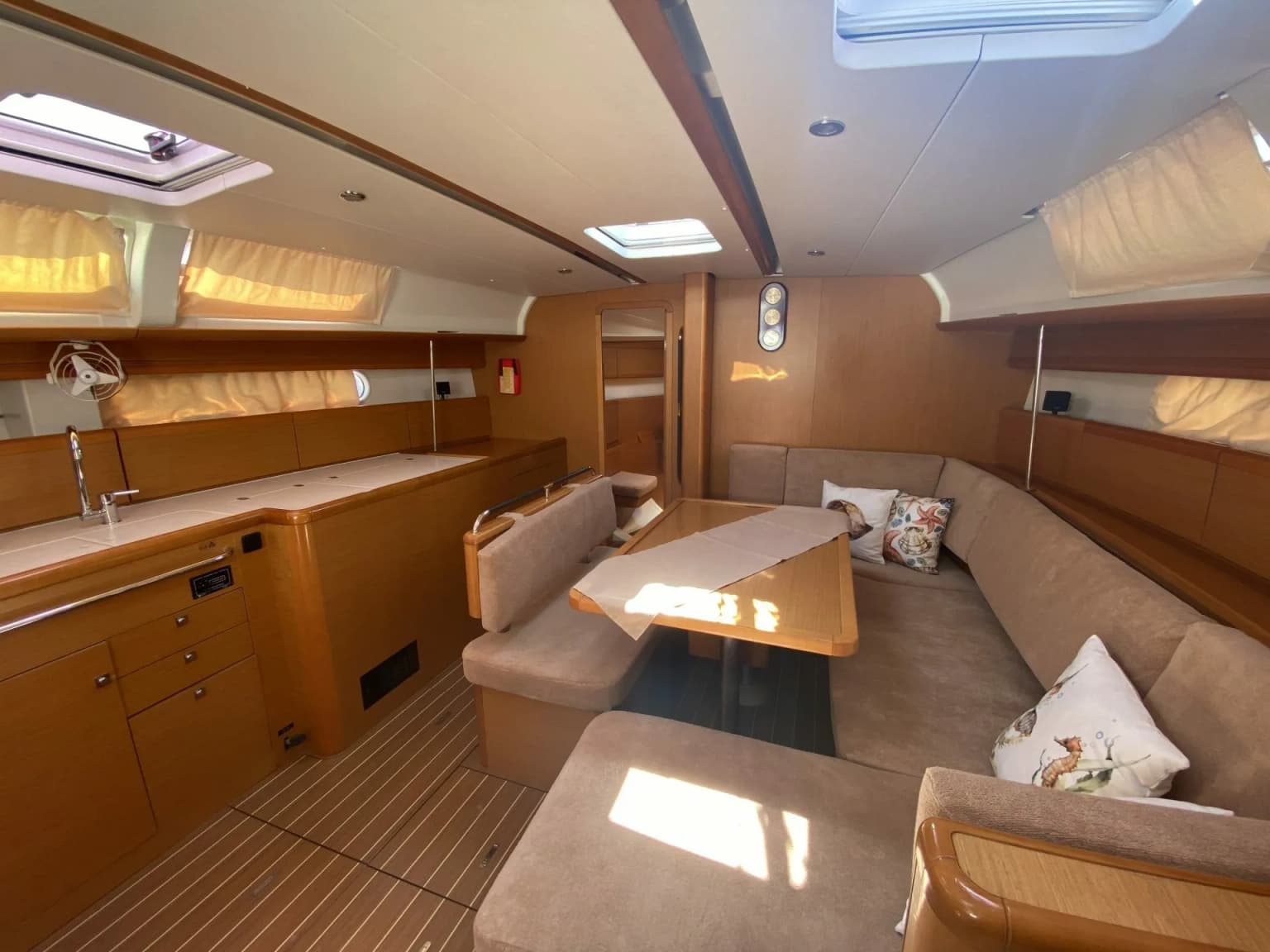 Capella 2: Spacious Sailing Comfort in Marmaris - Fotoğraf 5