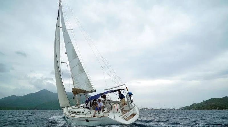Night and Day: Stylish 4-Cabin Sailing Yacht - Fotoğraf 5
