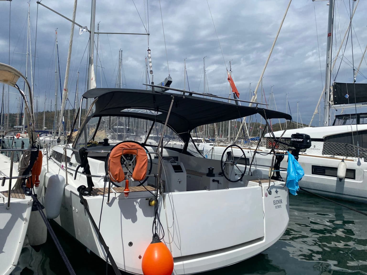 Elenor: Spacious Comfort & Sleek Sailing - Fotoğraf 3