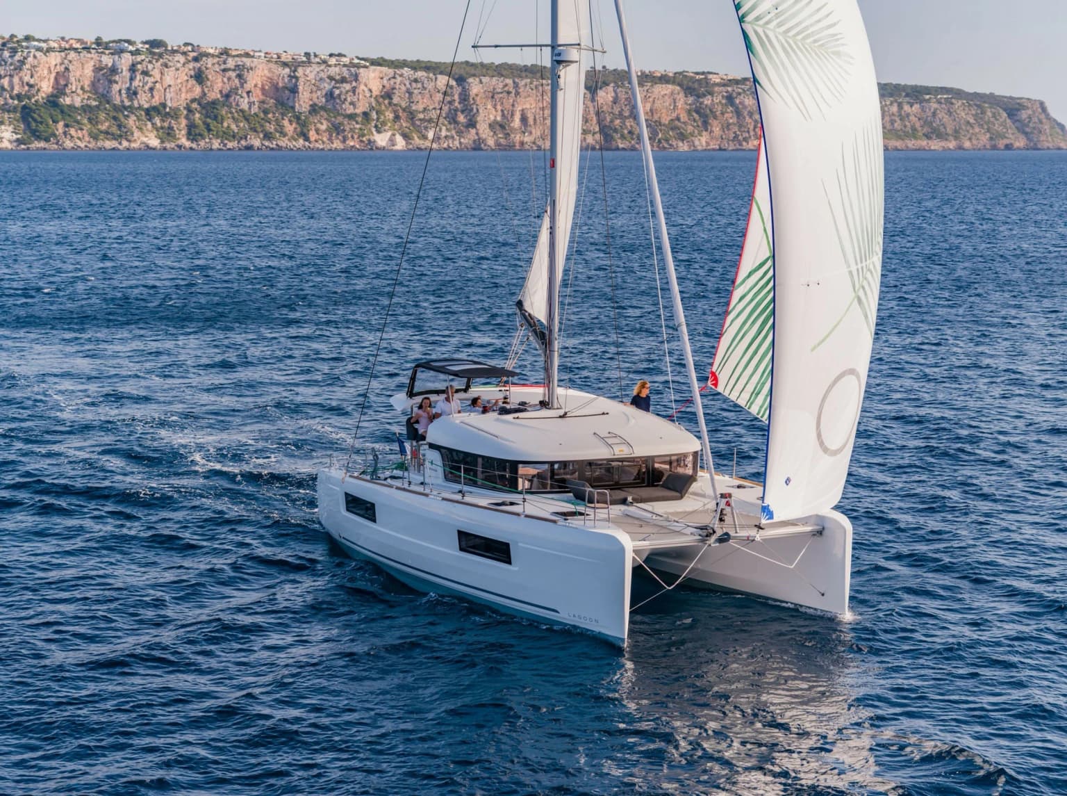 Sail Aries 40: Spacious Catamaran Comfort - Fotoğraf 5