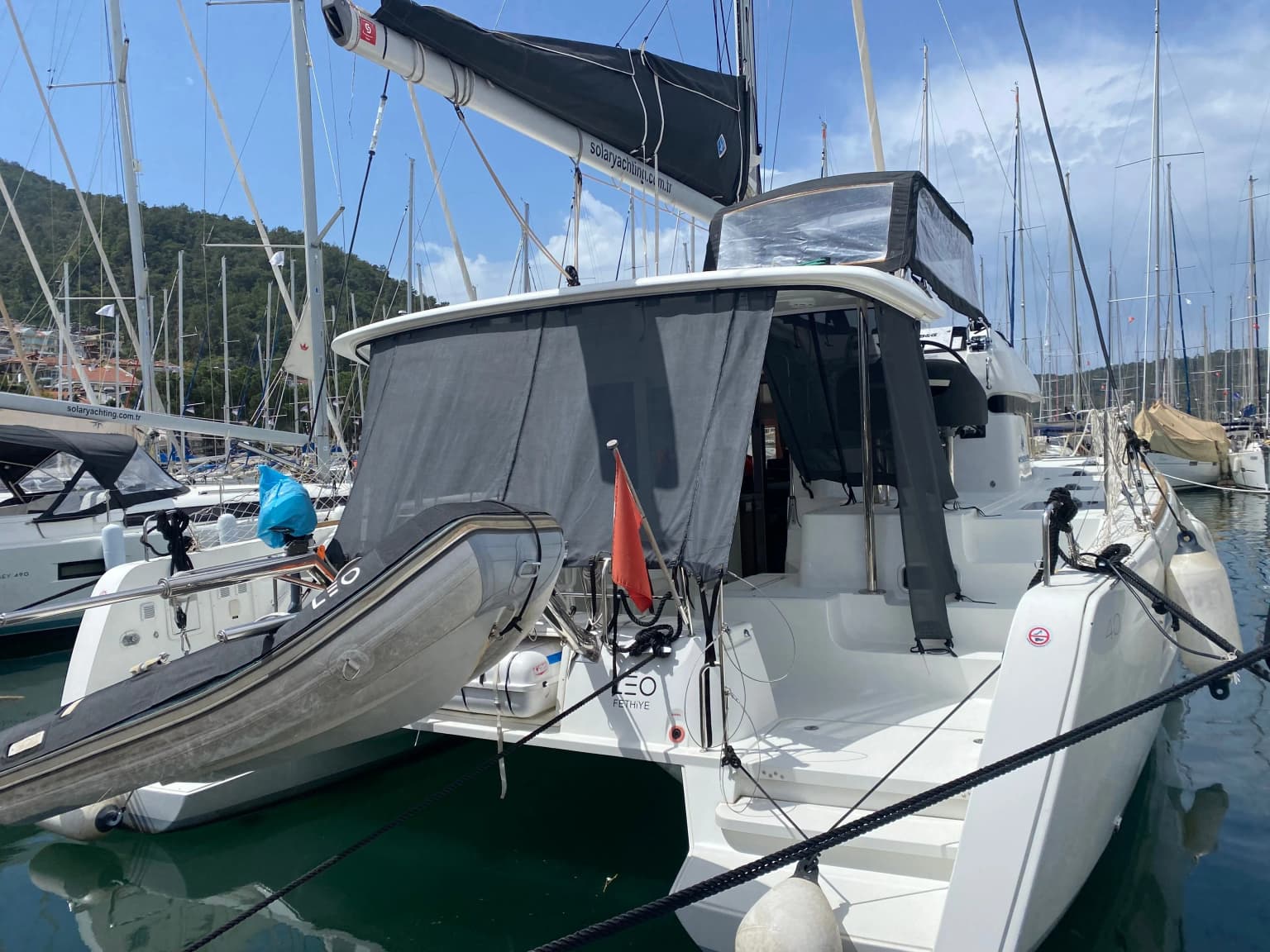 Leo Lagoon 40: Spacious Catamaran Comfort - Fotoğraf 4