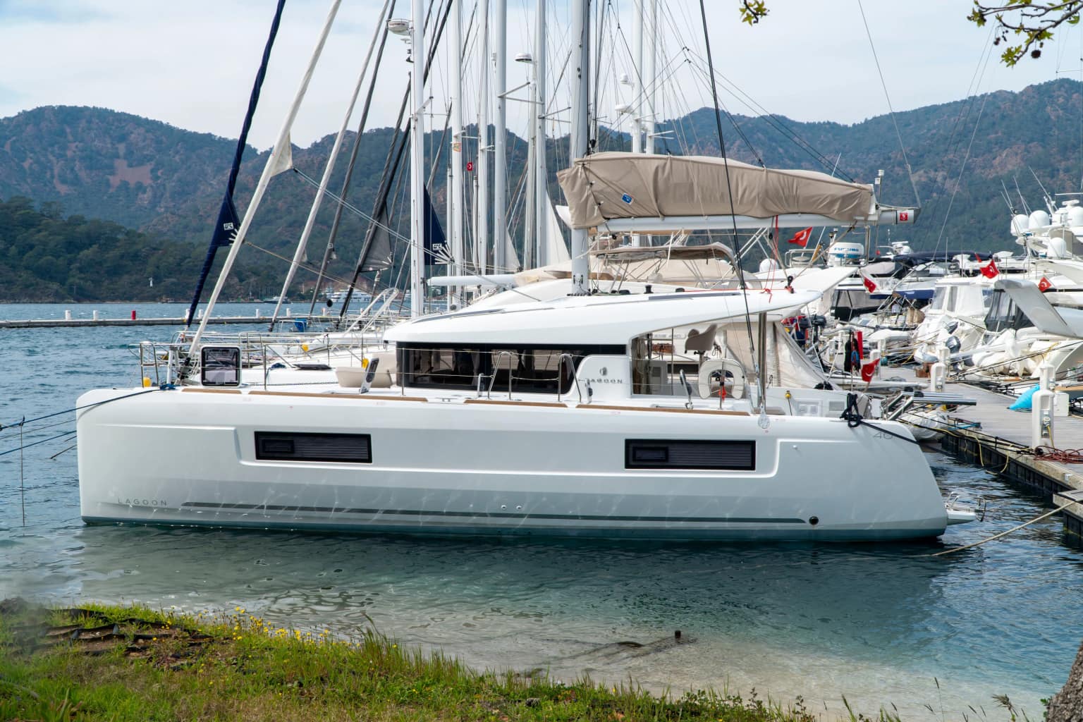 Zeynoo Lagoon 40