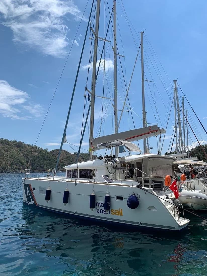 Suncity 2: Spacious Lagoon Catamaran Escape - Fotoğraf 5
