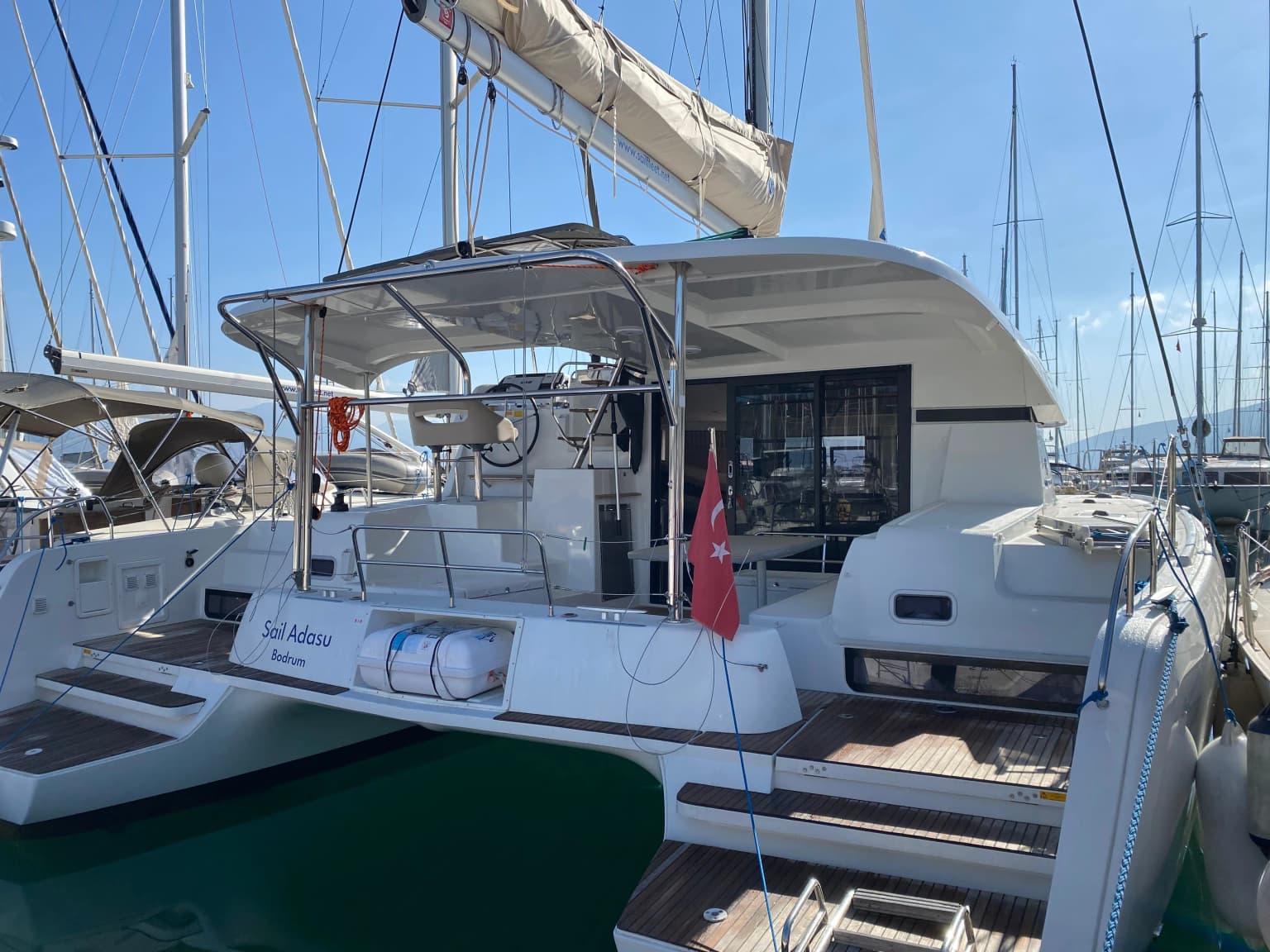Sail Adasu: Spacious Lagoon Catamaran with AC - Fotoğraf 3