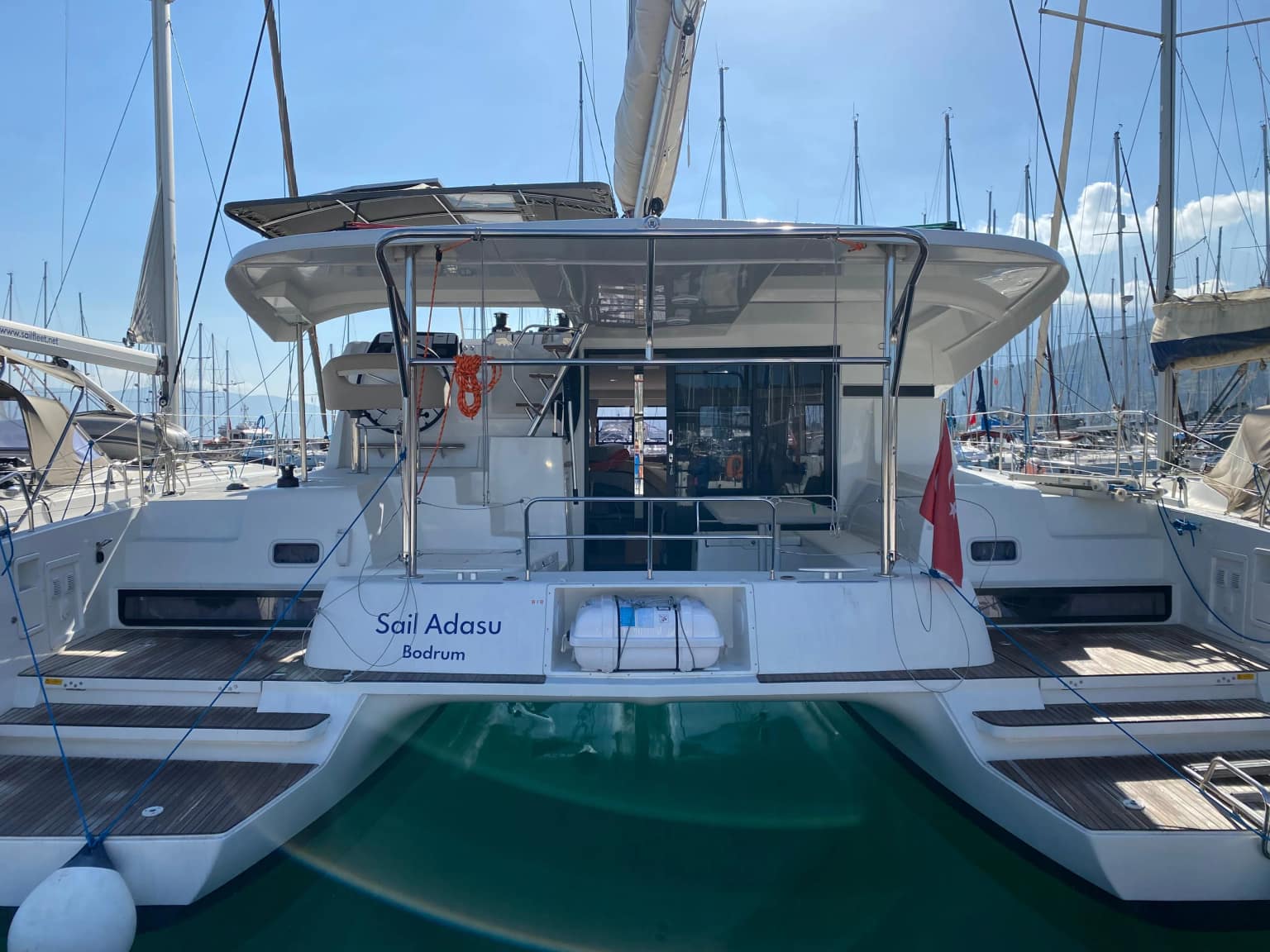 Lagoon 42