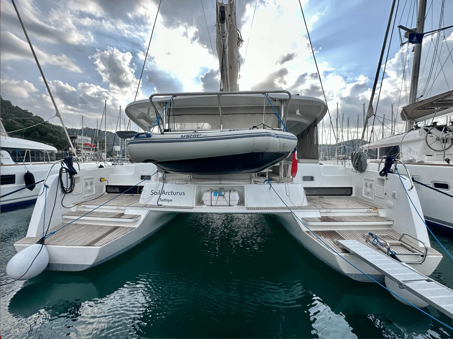 Lagoon 42