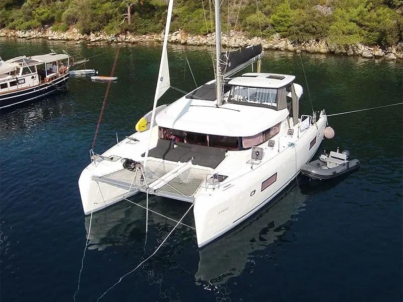 Starz Lagoon 42