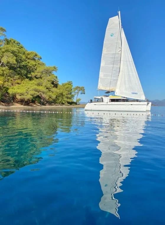 Dolce Vita Ela: Luxe Catamaran Escape - Fotoğraf 3