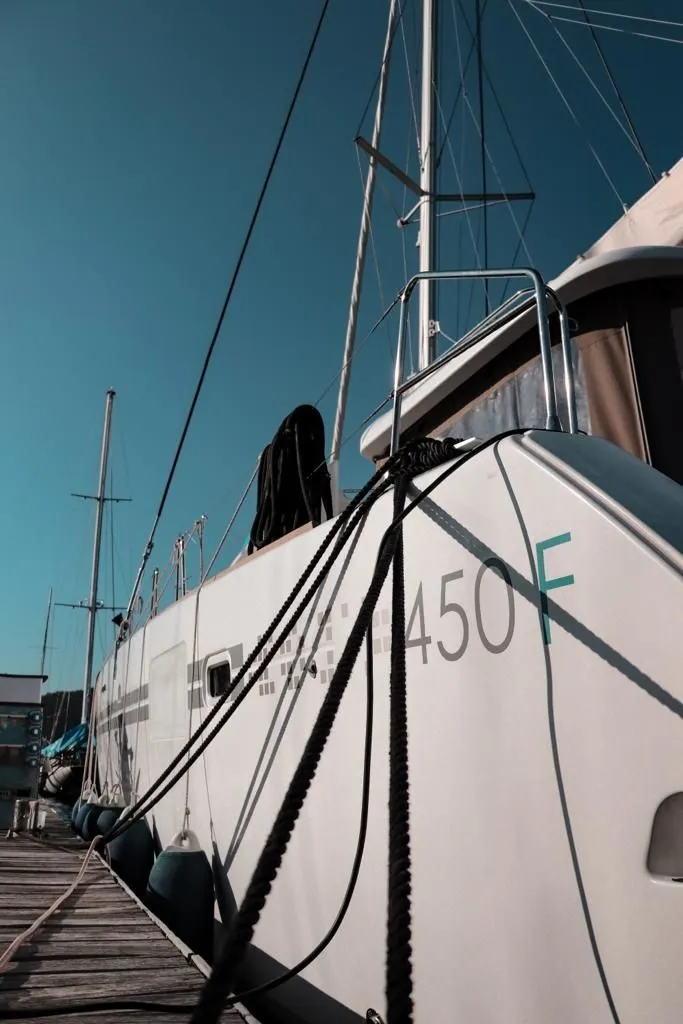 Dolce Vita Ela: Luxe Catamaran Escape - Fotoğraf 5
