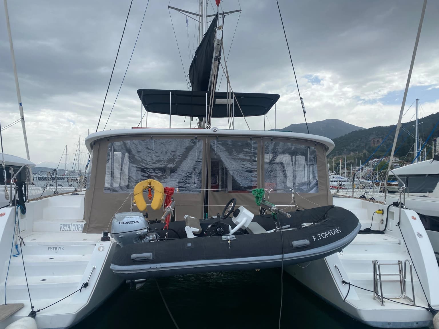 Fethi Toprak 450F: Konforlu Catamaran Tatili - Fotoğraf 4