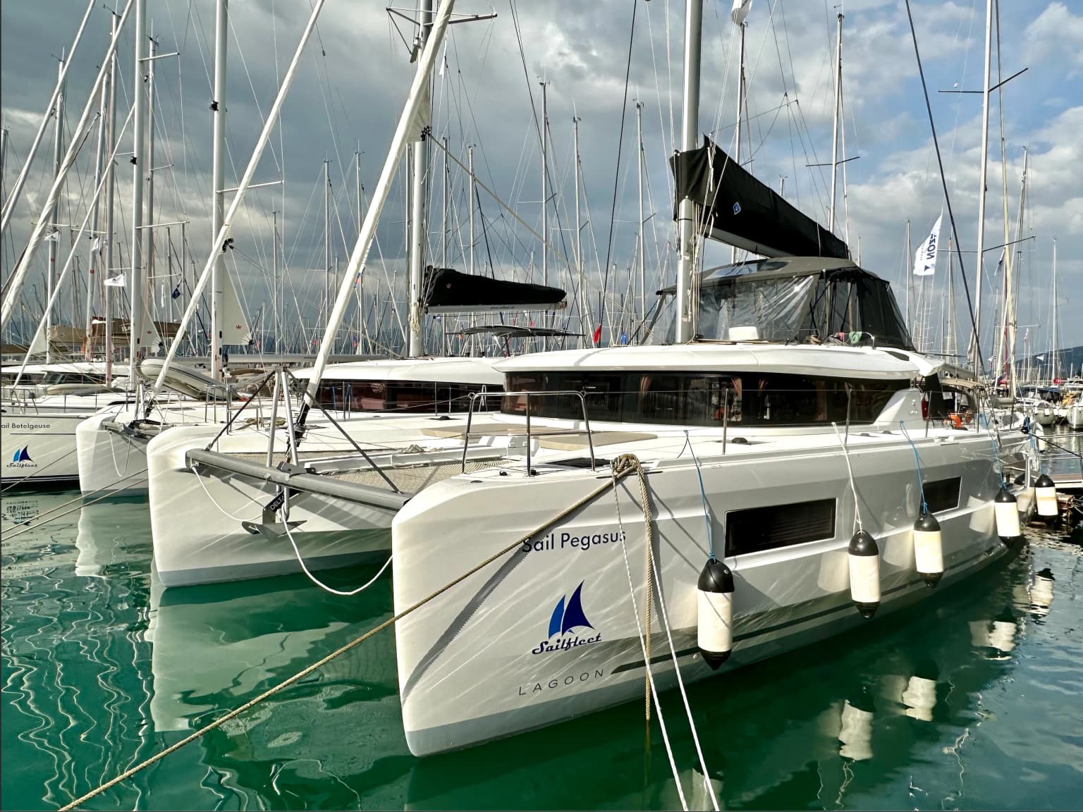 Sail Pegasus: Stylish Lagoon 46 Catamaran - Fotoğraf 5