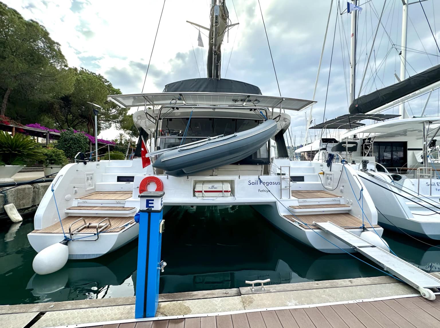 Lagoon 46