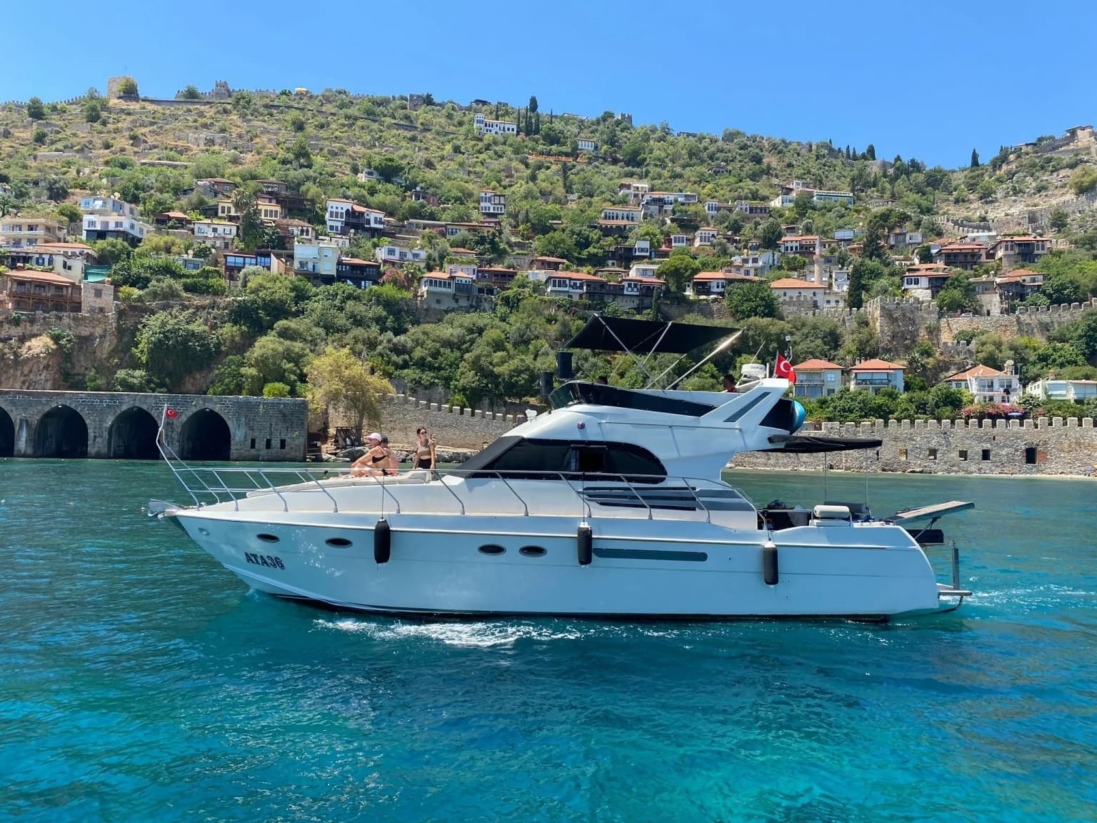 Ata 36: Stylish 2024 Refurbished Motor Yacht - Fotoğraf 2