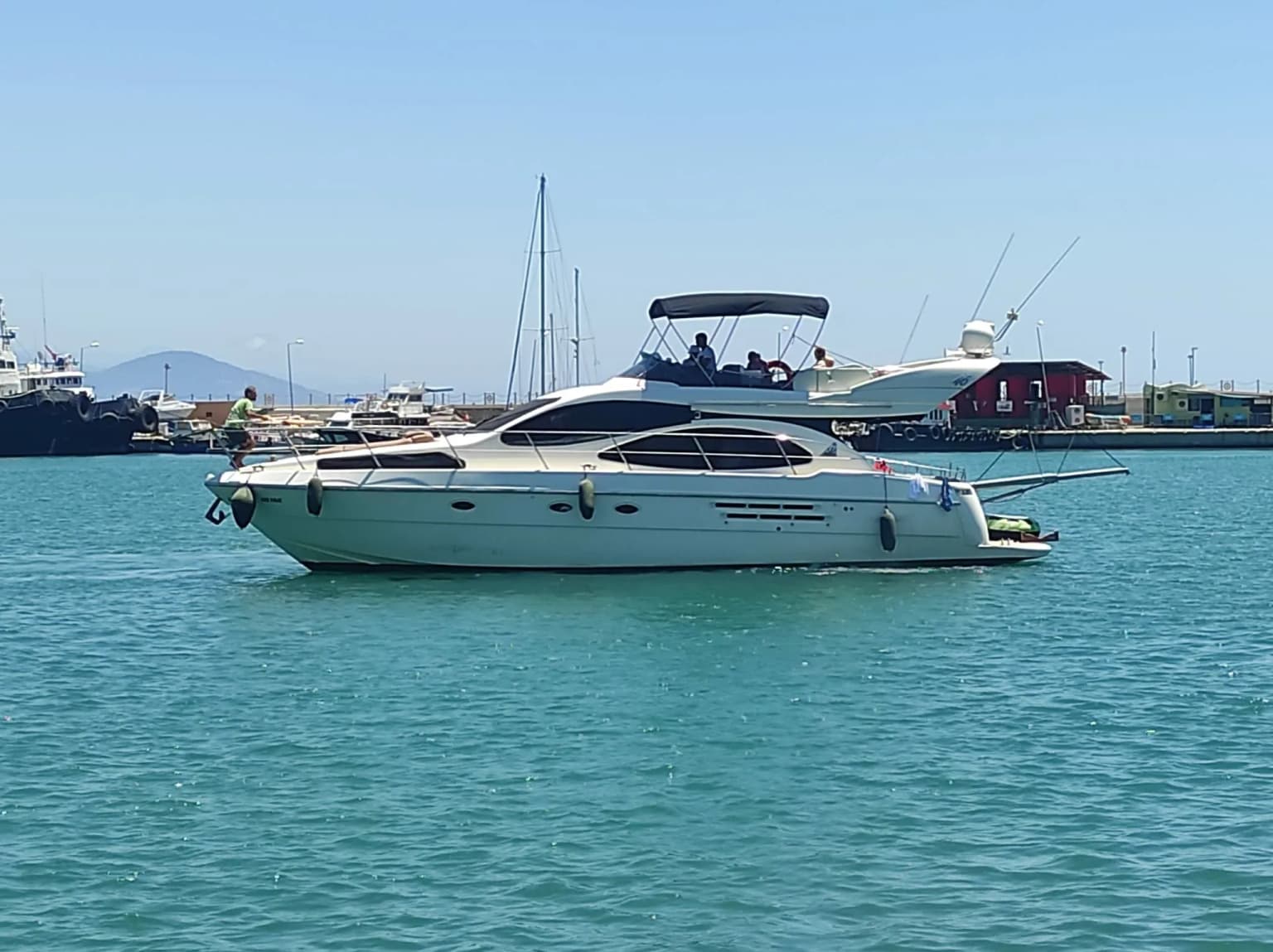 Mir Firat: Stylish 16m Motor Yacht with Flybridge & Chef - Fotoğraf 2