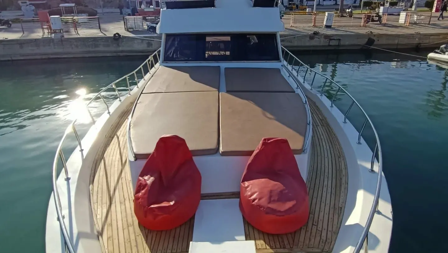 Queen VIP: Stylish 20m Yacht with Flybridge & Paddleboard - Fotoğraf 5