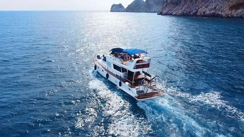 Sahmeran: 2023 Yenilenmiş, 28 Kişilik Motor-Yacht - Fotoğraf 4