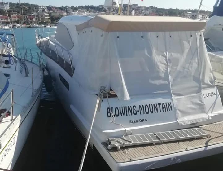 Blowing Mountain